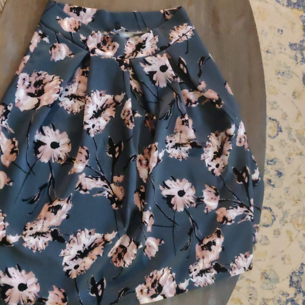 A line floral skirt. Xl stretch